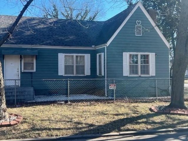 2823 Crawford Avenue, Parsons, KS 67357