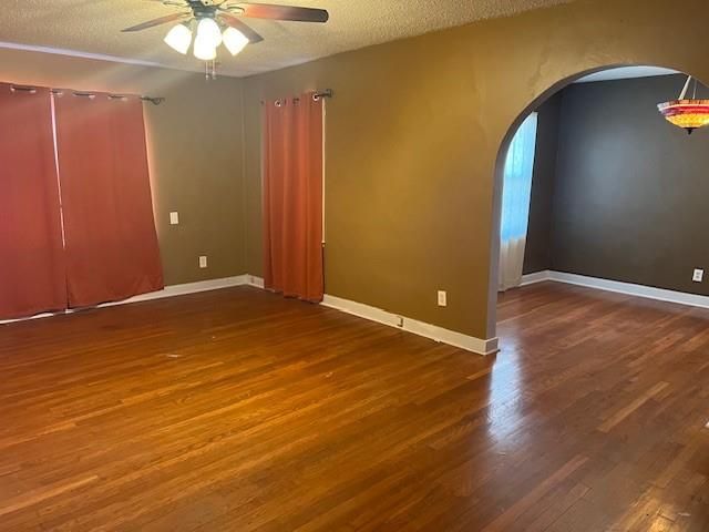 2823 Crawford Avenue, Parsons, KS 67357