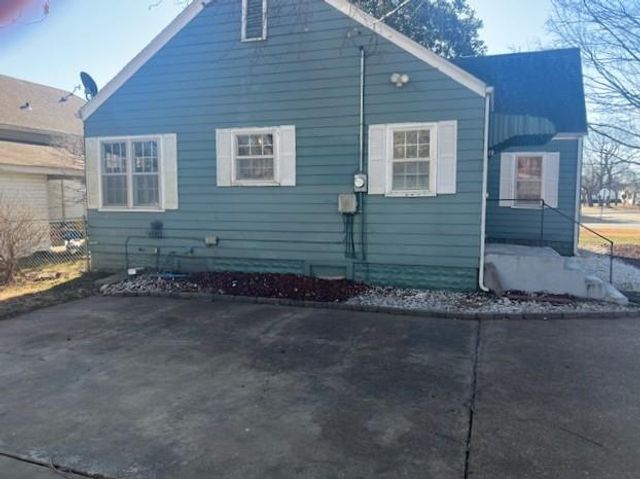 2823 Crawford Avenue, Parsons, KS 67357