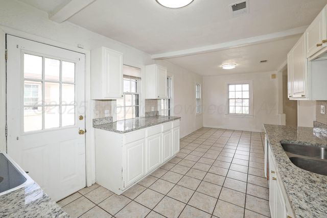 2038 S LIPSCOMB Street, Amarillo, TX 79109