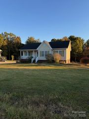 4715 Horseshoe Bend Road, Hudson, NC 28638