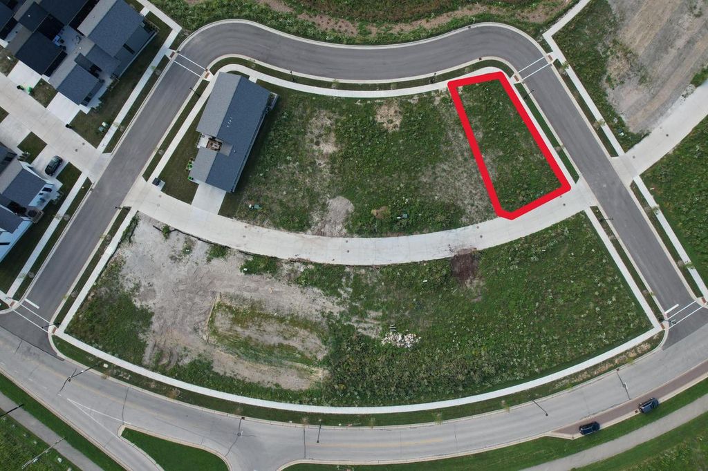 9437 S CYPRESS PLACE, Oak Creek, WI 53154
