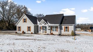 3868 Hollow Springs Rd, Bradyville, TN 37026