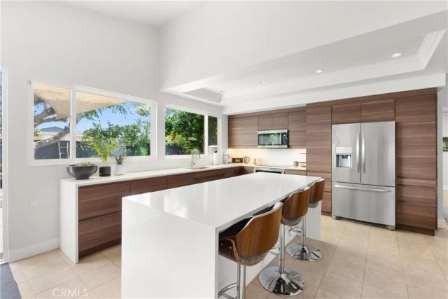 20442 Harbor Isle Lane, Huntington Beach, CA 92646