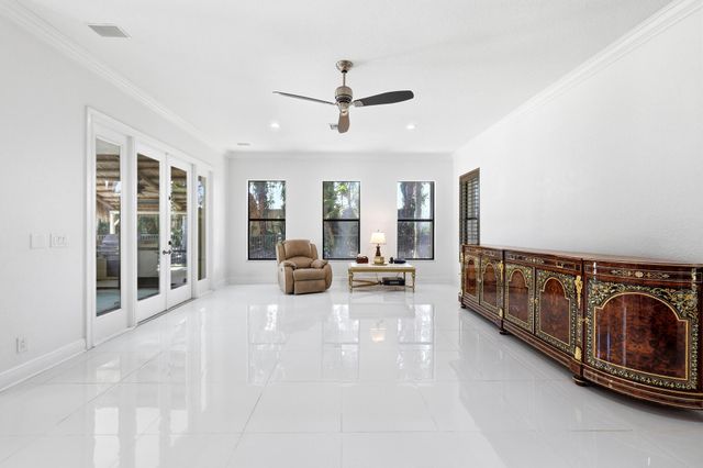 10594 Versailles Boulevard, Wellington, FL 33449