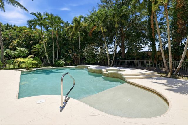 10594 Versailles Boulevard, Wellington, FL 33449