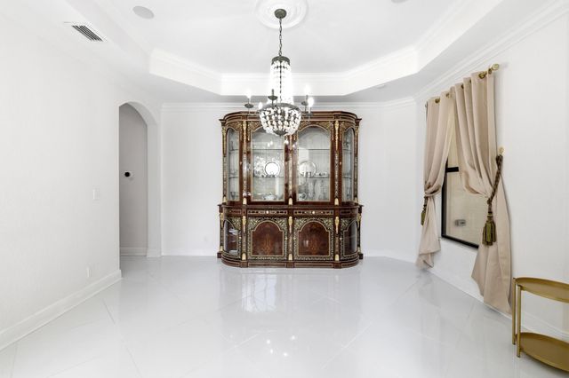 10594 Versailles Boulevard, Wellington, FL 33449