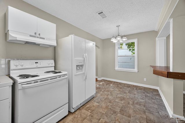 320 Chaseville St, Pensacola, FL 32507