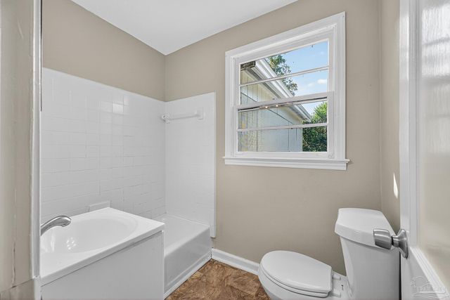 320 Chaseville St, Pensacola, FL 32507