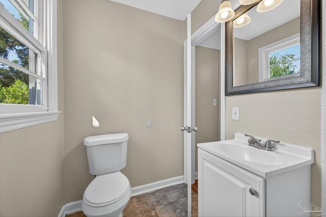 320 Chaseville St, Pensacola, FL 32507