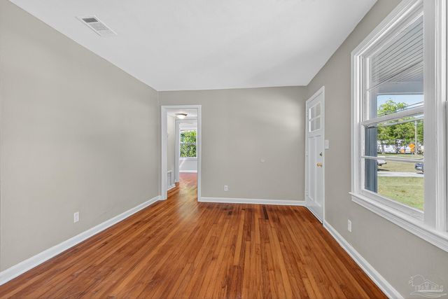 320 Chaseville St, Pensacola, FL 32507