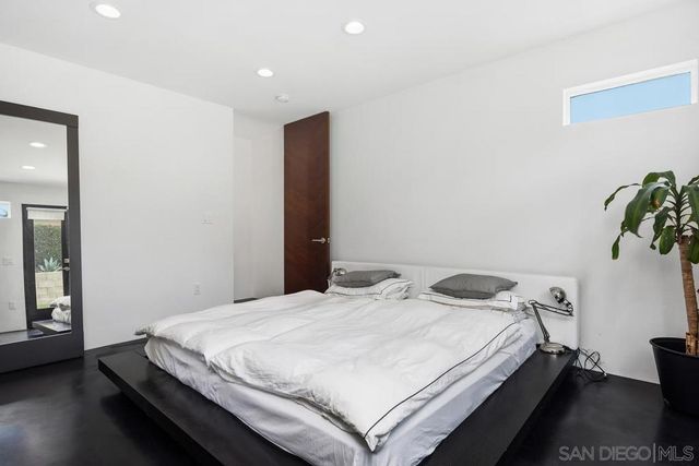 427 Hilmen Place, Solana Beach, CA 92075