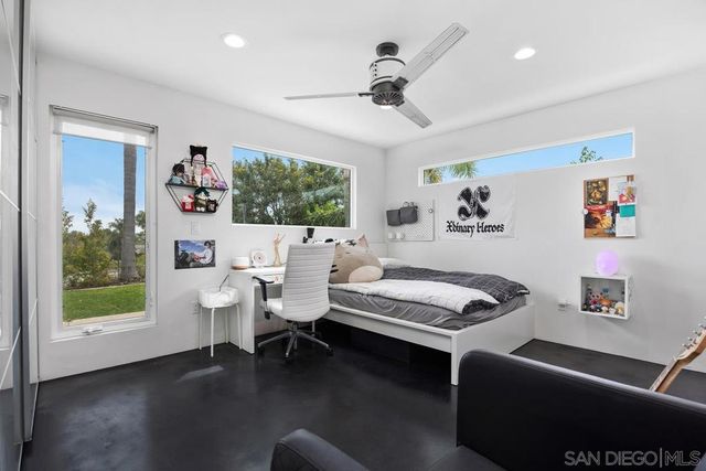 427 Hilmen Place, Solana Beach, CA 92075