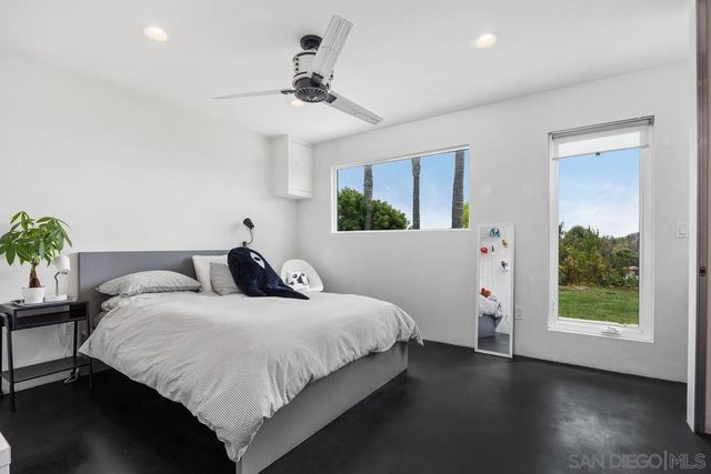 427 Hilmen Place, Solana Beach, CA 92075
