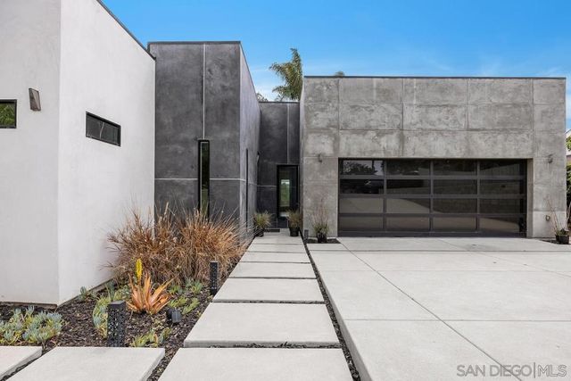 427 Hilmen Place, Solana Beach, CA 92075