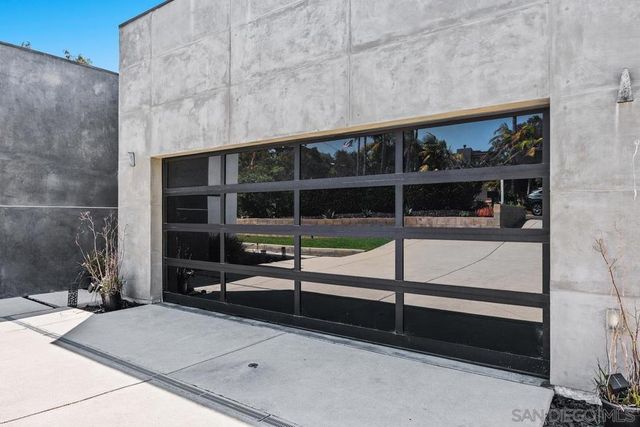 427 Hilmen Place, Solana Beach, CA 92075