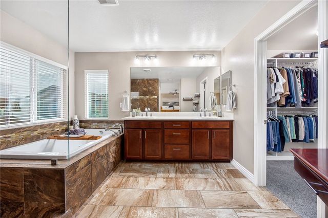 32527 Falling Leaf Court, Wildomar, CA 92595