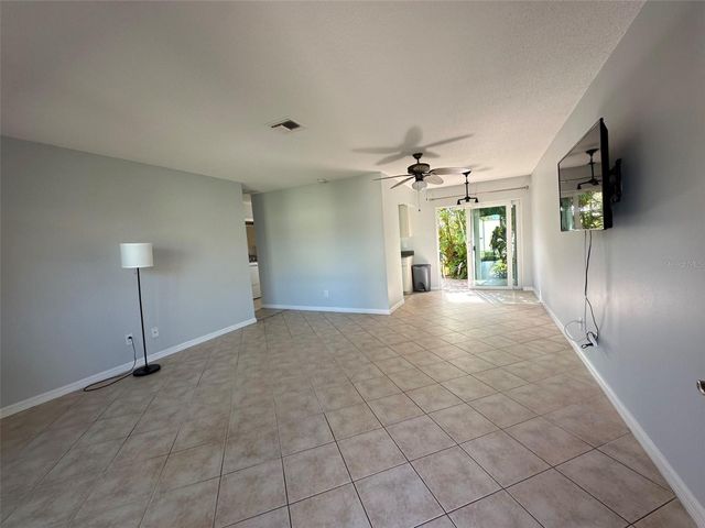 2105 PUEBLO CIRCLE V2, Sarasota, FL 34231
