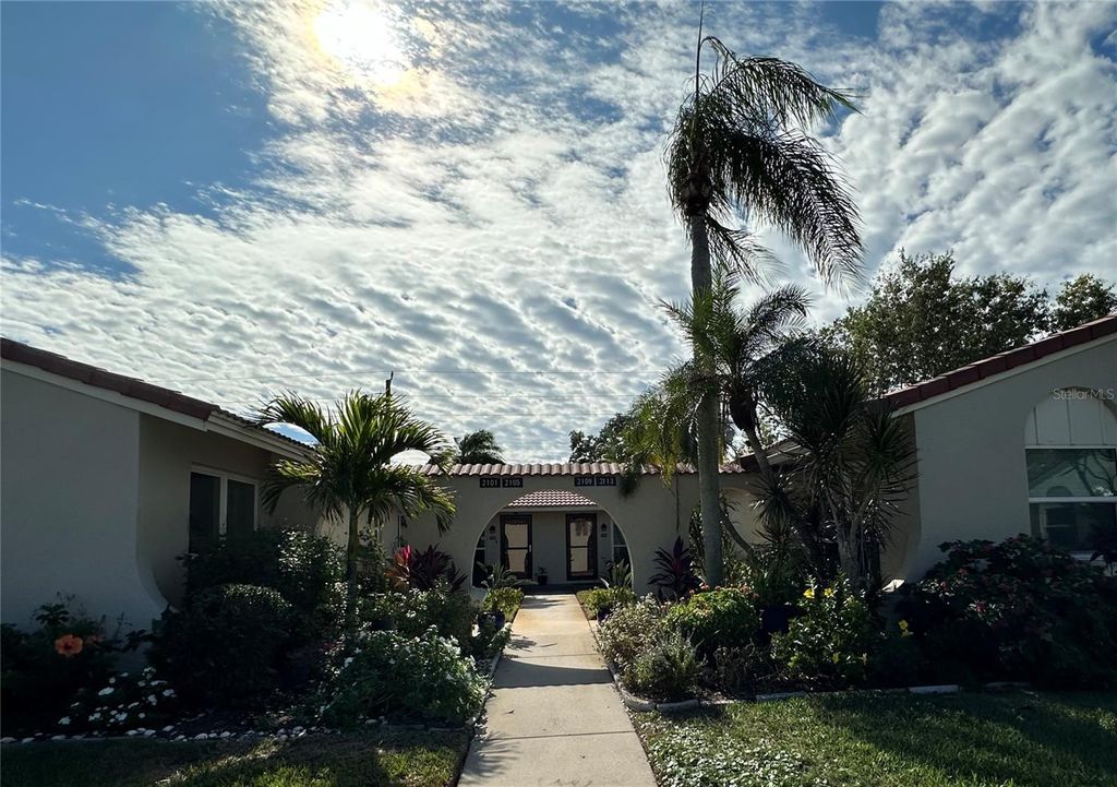 2105 PUEBLO CIRCLE V2, Sarasota, FL 34231