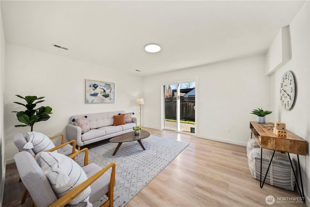 719 213 Street SE, Bothell, WA 98021