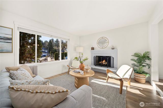 719 213 Street SE, Bothell, WA 98021