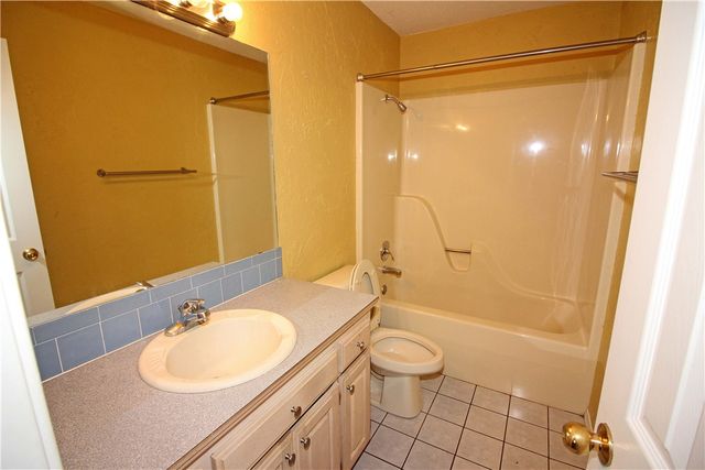 1205 SE 22nd Street, Bentonville, AR 72712