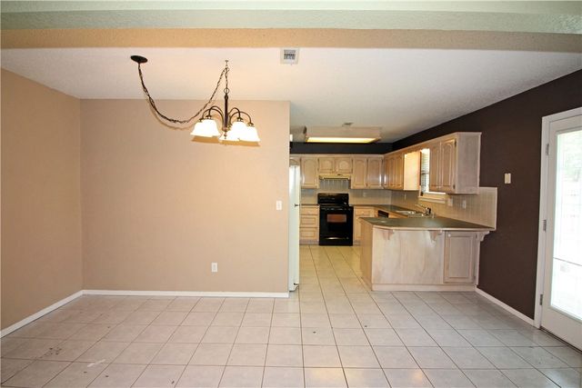 1205 SE 22nd Street, Bentonville, AR 72712