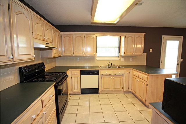 1205 SE 22nd Street, Bentonville, AR 72712