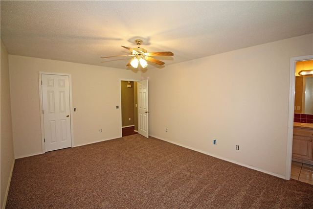 1205 SE 22nd Street, Bentonville, AR 72712