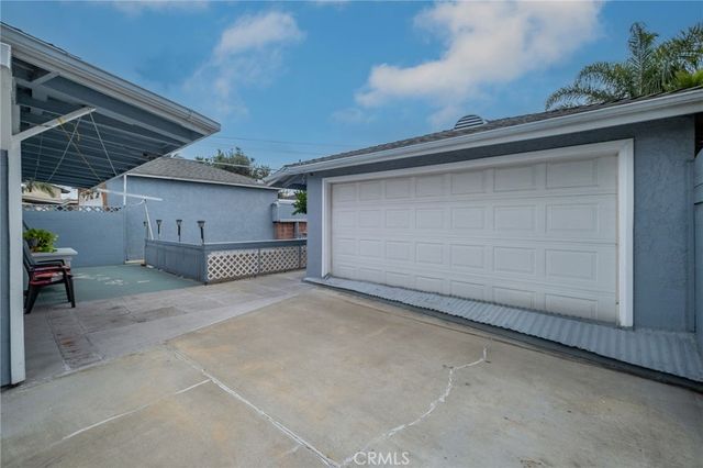 1706 Broad Ave., Wilmington, CA 90744