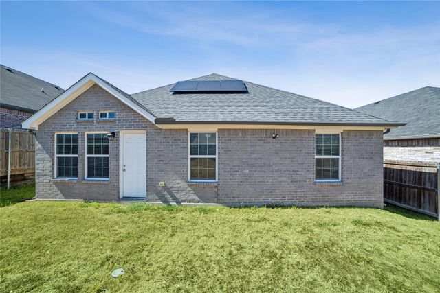 807 N Ridge Drive, White Settlement, TX 76108