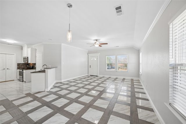 807 N Ridge Drive, White Settlement, TX 76108