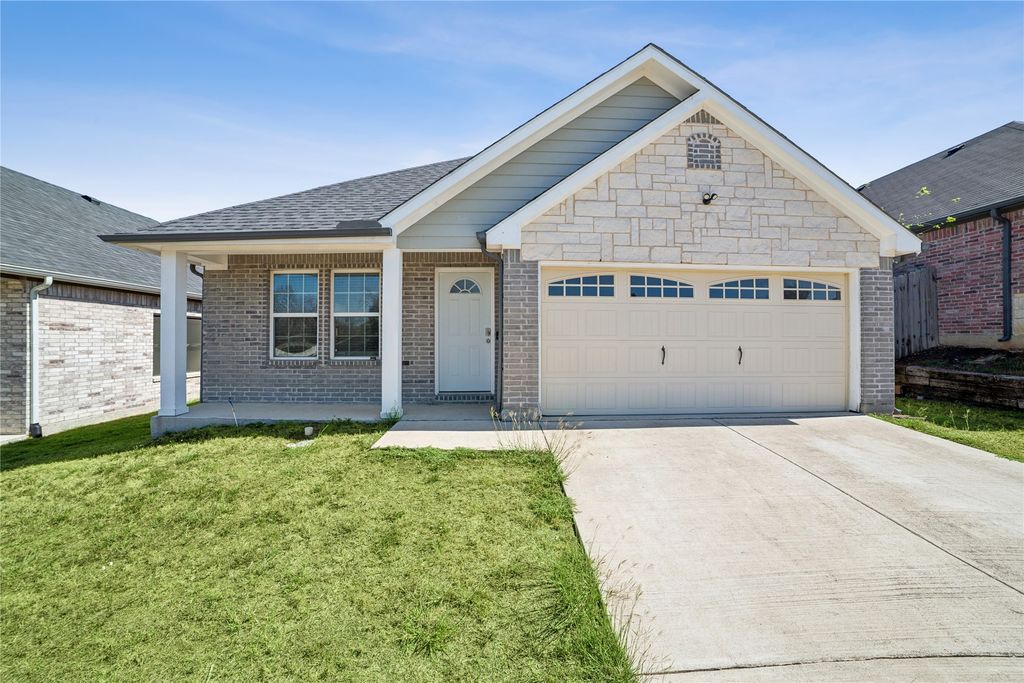 807 N Ridge Drive, White Settlement, TX 76108