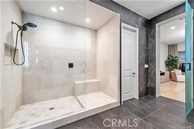 5482 Heritage Oak Drive, Lake Forest (el Toro), CA 92679