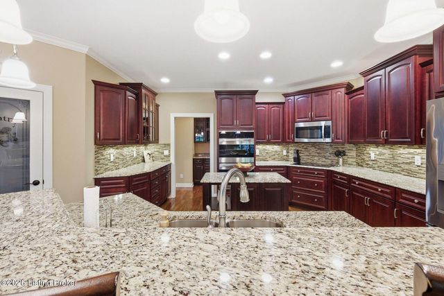 18108 Bellavista Pl, Louisville, KY 40245