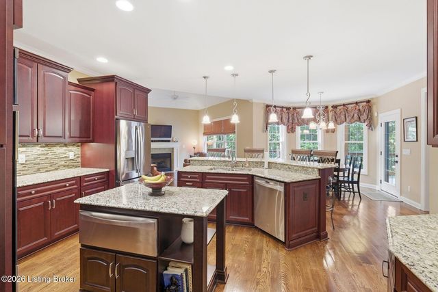 18108 Bellavista Pl, Louisville, KY 40245