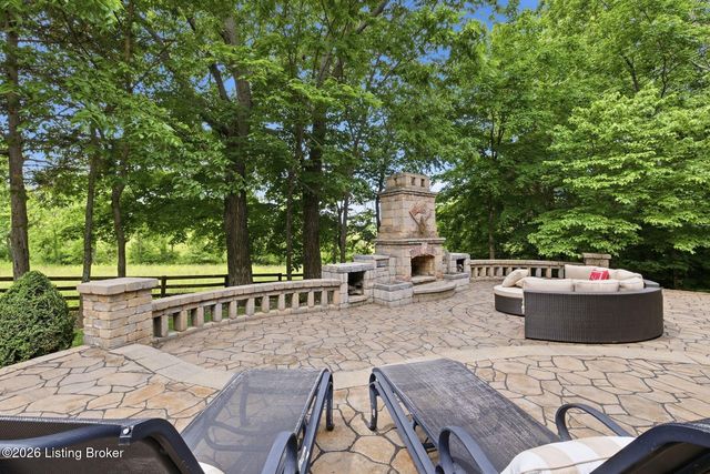 18108 Bellavista Pl, Louisville, KY 40245