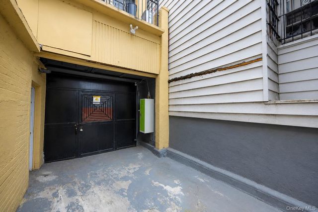 2108 Arthur Avenue, Bronx, NY 10457