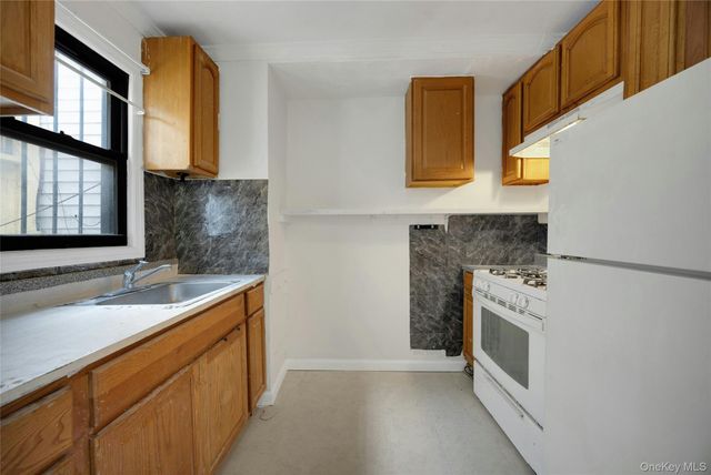 2108 Arthur Avenue, Bronx, NY 10457