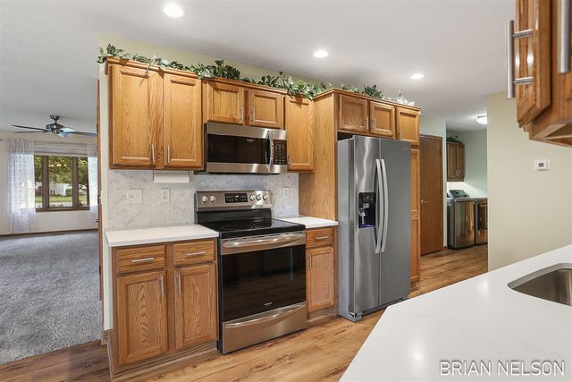 205 Parkside Drive, Zeeland, MI 49464