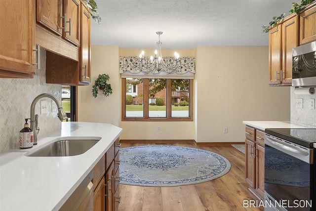 205 Parkside Drive, Zeeland, MI 49464