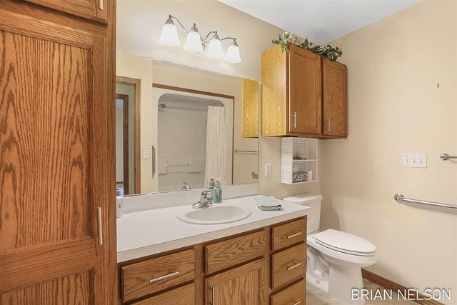 205 Parkside Drive, Zeeland, MI 49464