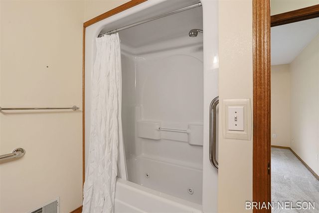 205 Parkside Drive, Zeeland, MI 49464