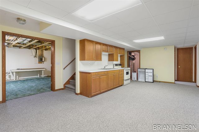 205 Parkside Drive, Zeeland, MI 49464