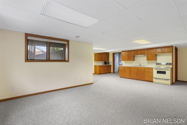 205 Parkside Drive, Zeeland, MI 49464