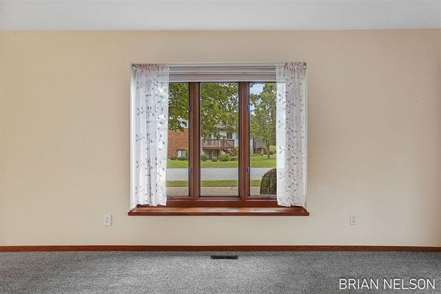 205 Parkside Drive, Zeeland, MI 49464
