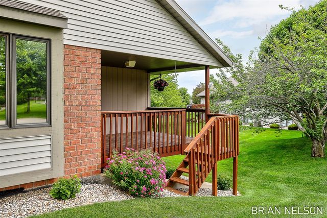 205 Parkside Drive, Zeeland, MI 49464