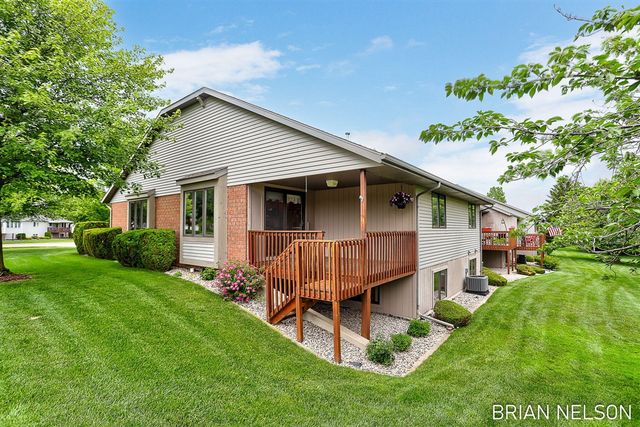 205 Parkside Drive, Zeeland, MI 49464