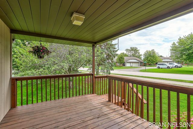 205 Parkside Drive, Zeeland, MI 49464