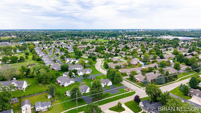 205 Parkside Drive, Zeeland, MI 49464